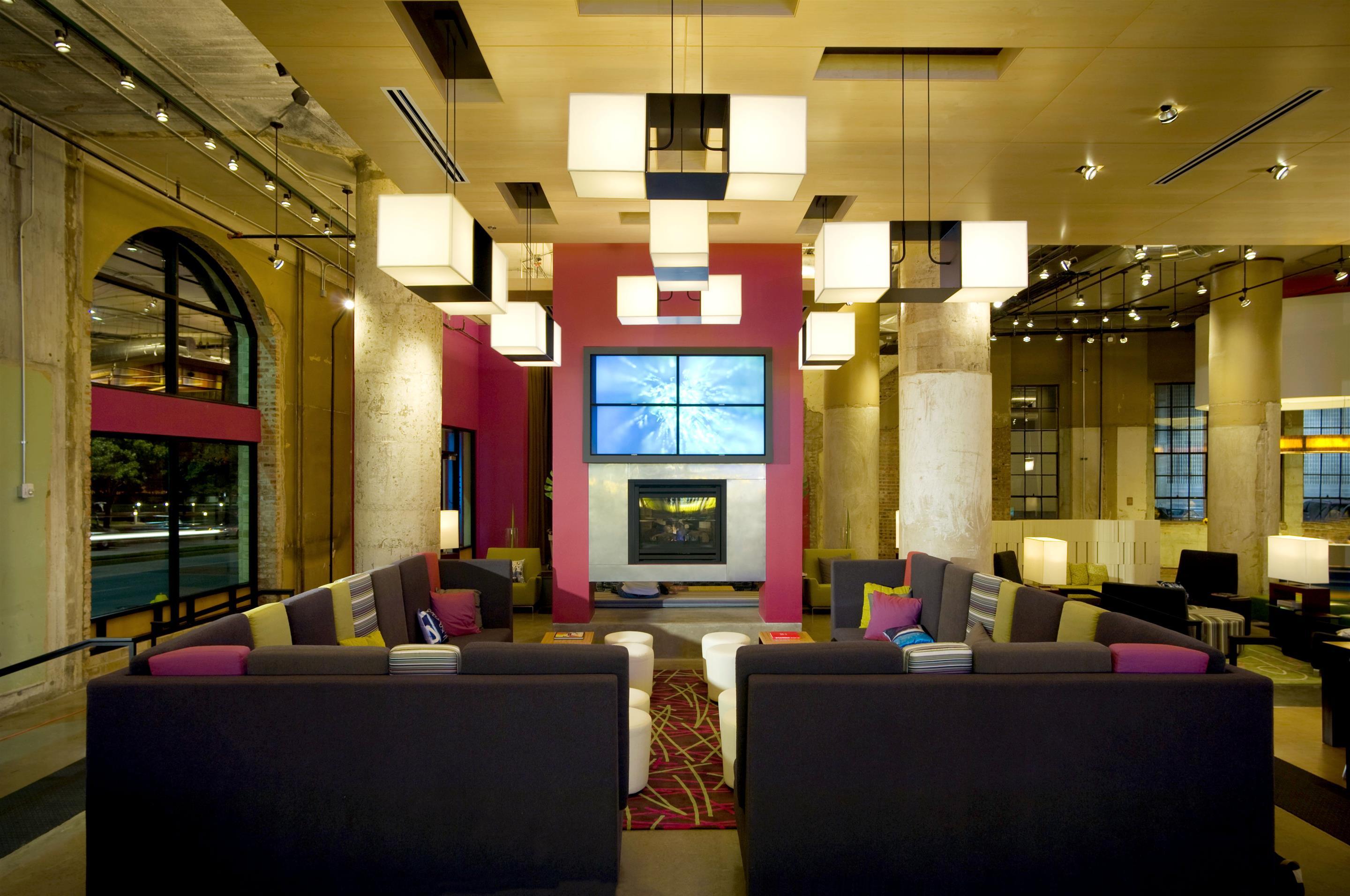 Aloft Dallas Downtown Hotel Exterior photo