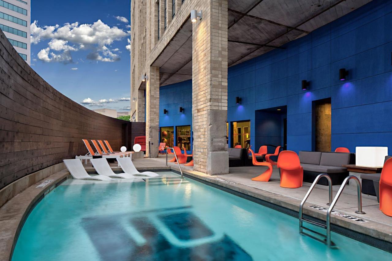 Aloft Dallas Downtown Hotel Exterior photo